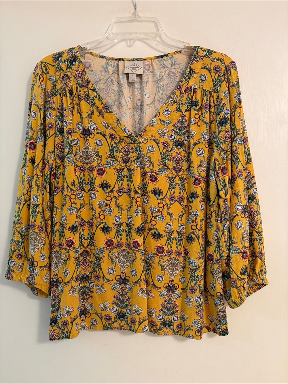 🌼 Yellow Floral Blouse
